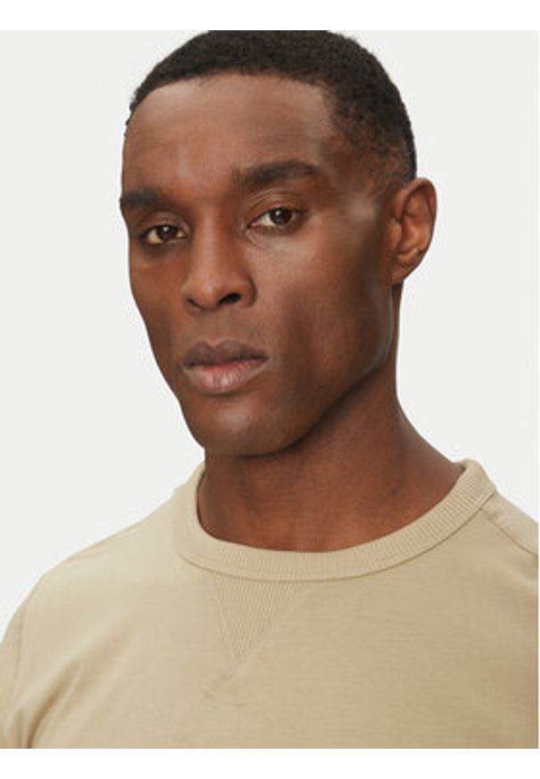 Calvin Klein Jeans T-Shirt J30J323484 Beżowy Regular Fit. Kolor: beżowy. Materiał: bawełna