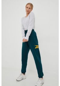 Reebok Classic spodnie dresowe damskie kolor zielony z nadrukiem. Kolor: zielony. Materiał: dresówka. Wzór: nadruk #4