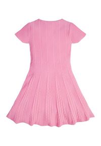 Guess Sukienka codzienna J2RK68 5012Z Różowy Regular Fit. Okazja: na co dzień. Kolor: różowy. Materiał: wiskoza. Typ sukienki: proste. Styl: casual