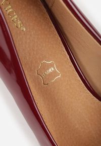 Renee - Bordowe Czółenka Lakierowane na Słupku z Wkładką ze Skóry Naturalnej Naorine. Okazja: do pracy, na spotkanie biznesowe. Kolor: czerwony. Materiał: skóra, lakier. Obcas: na słupku. Styl: wizytowy, biznesowy, elegancki #6