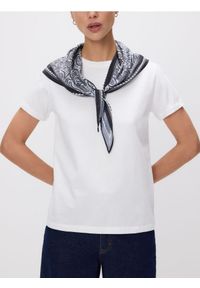 Reserved - T-shirt z apaszką - biały. Kolor: biały. Materiał: dzianina, bawełna. Styl: klasyczny #1