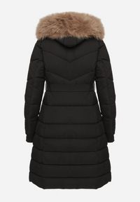 Born2be - Czarno-Brązowa Kurtka o Długim Fasonie z Paskiem i Odpinanym Futerkiem Delathra. Okazja: na co dzień, do pracy. Kolor: czarny. Materiał: futro. Długość: długie. Styl: klasyczny, casual, elegancki #2