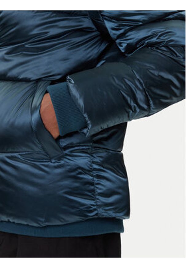 Guess Kurtka zimowa M5BL2L WGZF2 Niebieski Regular Fit. Kolor: niebieski. Materiał: syntetyk. Sezon: zima