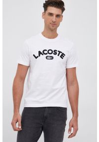 Lacoste T-shirt bawełniany kolor biały z aplikacją. Okazja: na co dzień. Kolor: biały. Materiał: bawełna. Wzór: aplikacja. Styl: casual