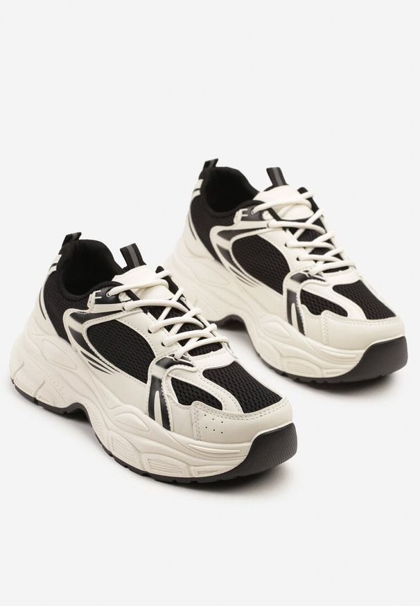 Born2be - Beżowo-Czarne Sneakersy Vices na Grubej Podeszwie z Tłoczeniami Nativine. Okazja: na co dzień. Kolor: beżowy. Materiał: jeans