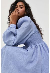 Custommade sukienka kolor niebieski mini rozkloszowana. Typ kołnierza: dekolt w karo. Kolor: niebieski. Typ sukienki: rozkloszowane. Długość: mini #3