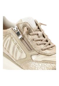 Złote Sneakersy Marco Tozzi Modne Obuwie Damskie. Okazja: na co dzień. Zapięcie: zamek. Kolor: złoty. Szerokość cholewki: normalna. Obcas: na platformie. Styl: casual, elegancki, sportowy #4