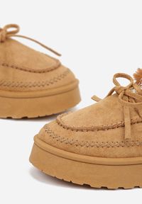 Born2be - Brązowe Wsuwane Śniegowce w Rustykalnym Stylu z Kokardą i Futrem Tusora. Okazja: na co dzień. Zapięcie: bez zapięcia. Kolor: brązowy. Materiał: futro. Styl: casual, klasyczny #3