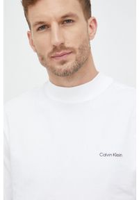 Calvin Klein longsleeve męski kolor biały gładki. Okazja: na co dzień. Kolor: biały. Długość rękawa: długi rękaw. Wzór: gładki. Styl: casual