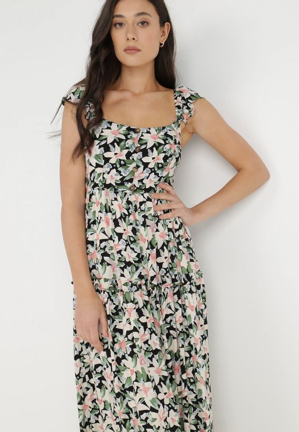 Born2be - Biało-Czarna Sukienka Agathice. Typ kołnierza: dekolt kwadratowy. Kolor: biały. Materiał: wiskoza, tkanina. Długość rękawa: na ramiączkach. Wzór: kwiaty. Styl: klasyczny. Długość: maxi