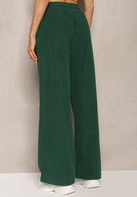 Renee - Ciemnozielone Szerokie Spodnie o Prążkowanym Kroju z Gumką w Pasie Jovulla. Kolor: zielony. Materiał: prążkowany #4