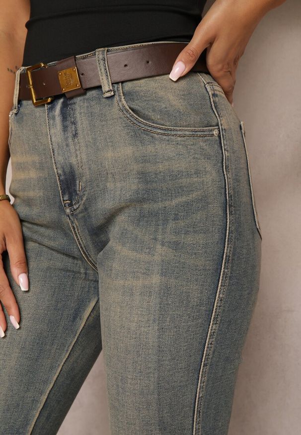 Renee - Niebiesko-Szare Jeansy High Waist z Bawełny z Efektem Postarzenia i Modnym Paskiem Rilelle. Stan: podwyższony. Kolor: niebieski