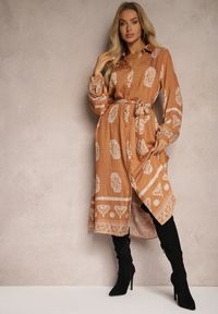 Renee - Jasnobrązowa Sukienka Koszulowa Wiązana w Pasie w Stylu Boho Rorisha. Kolor: brązowy. Materiał: tkanina. Typ sukienki: koszulowe. Styl: boho