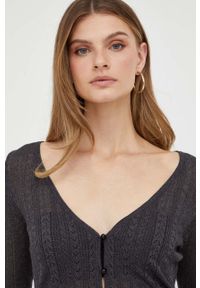 Guess kardigan damski kolor czarny lekki. Kolor: czarny. Długość rękawa: długi rękaw. Długość: długie. Wzór: ze splotem #2