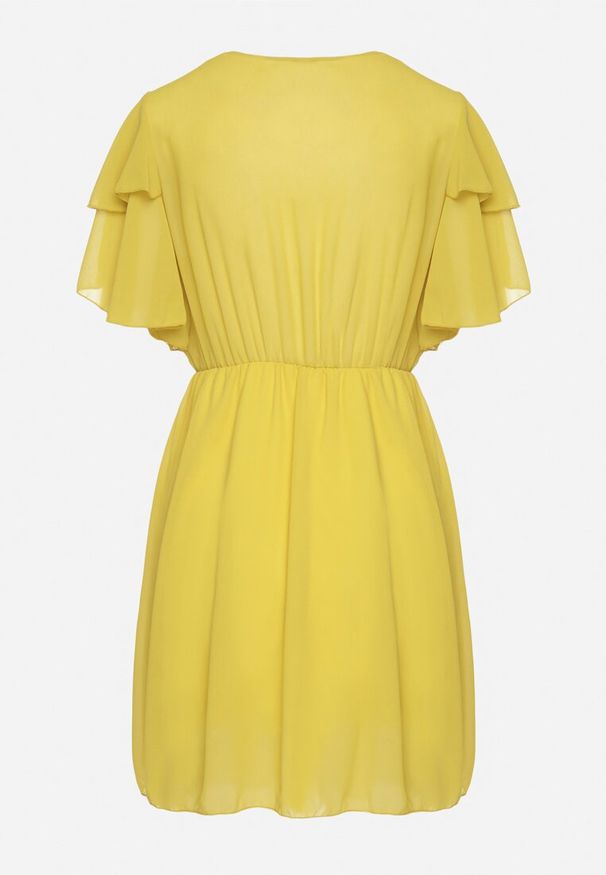 Born2be - Żółta Sukienka Theselle. Okazja: na co dzień, na imprezę. Kolor: żółty. Długość rękawa: krótki rękaw. Wzór: jednolity. Sezon: lato. Typ sukienki: kopertowe. Styl: casual. Długość: mini