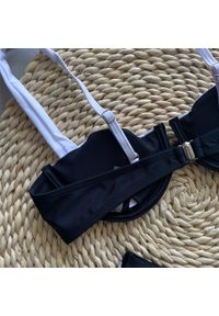 Intica - Bikini dwuczęściowe z lamówką odporne na chlor i UV Clorinda. Kolor: czarny. Materiał: tkanina, materiał #5