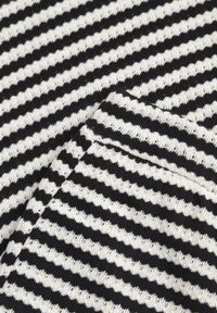 Born2be - Beżowo-Czarny Komplet Bawełniany z Dzianiny Szorty i T-shirt o Luźnym Kroju w Paski Proseltte. Kolor: beżowy. Materiał: bawełna, dzianina. Wzór: paski #6