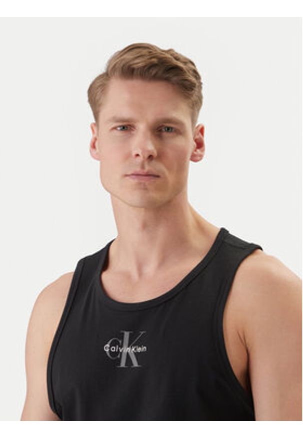 Calvin Klein Jeans Tank top LV04RF850G Czarny Classic Fit. Kolor: czarny. Materiał: bawełna
