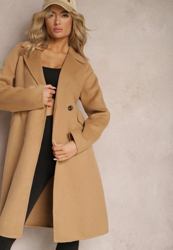 Renee - Jasnobrązowy Klasyczny Płaszcz z Wiązaniem Deneris. Kolor: brązowy. Materiał: tkanina. Styl: klasyczny