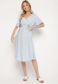 Born2be - Jasnoniebieska Bawełniana Sukienka o Rozkloszowanym Fasonie Liranelle. Okazja: na co dzień. Typ kołnierza: dekolt w kształcie V. Kolor: niebieski. Materiał: bawełna. Długość rękawa: krótki rękaw. Sezon: lato. Typ sukienki: rozkloszowane. Styl: elegancki, casual #4