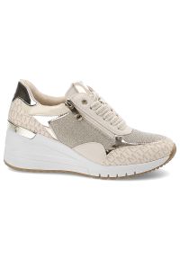 Beżowe Sneakersy Marco Tozzi Stylowe Obuwie Damskie Na Koturnie. Kolor: beżowy. Materiał: materiał. Wzór: nadruk. Obcas: na koturnie