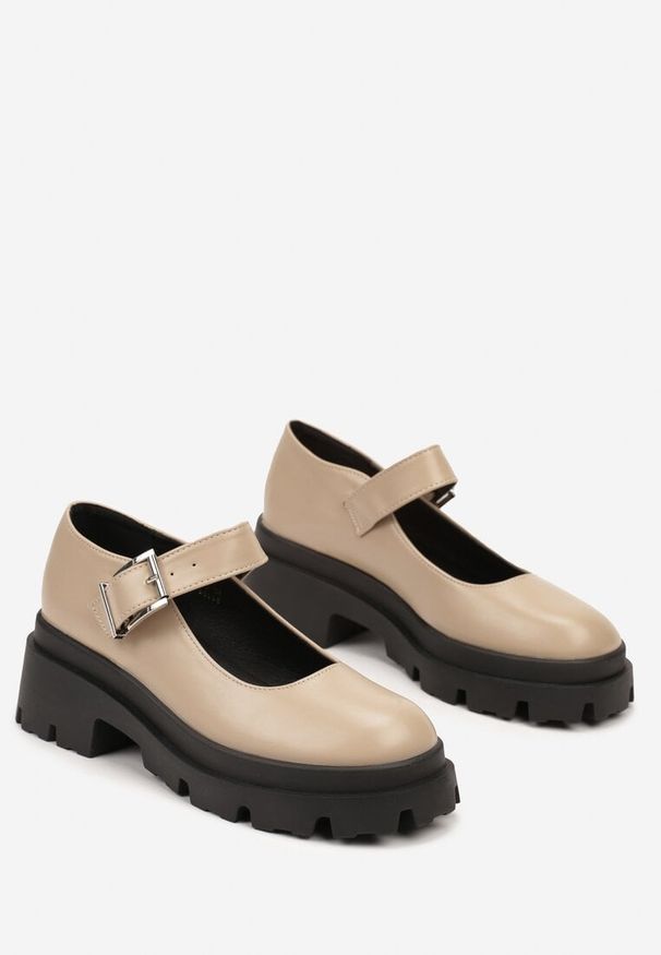 Born2be - Beżowe Półbuty Mary Jane na Grubej Podeszwie Zapinane na Sprzączkę Navrina. Okazja: na co dzień, do pracy. Nosek buta: okrągły. Zapięcie: sprzączka. Kolor: beżowy. Materiał: jeans, jedwab. Styl: casual, elegancki