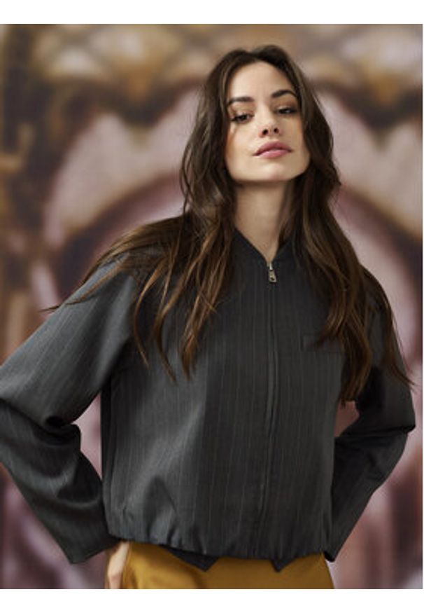 only - ONLY Kurtka przejściowa Aggie 15353558 Szary Regular Fit. Kolor: szary. Materiał: syntetyk