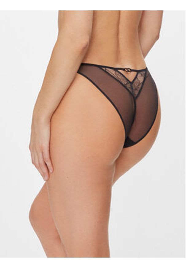 Chantelle X Figi klasyczne Xtravagant C06GA0 Czarny. Kolor: czarny. Materiał: syntetyk