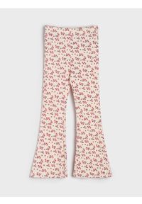Sinsay - Bawełniane legginsy flare z prążkowanej dzianiny z motywem kwiatowym - kremowy. Kolor: kremowy. Materiał: bawełna, prążkowany, dzianina. Wzór: kwiaty #1
