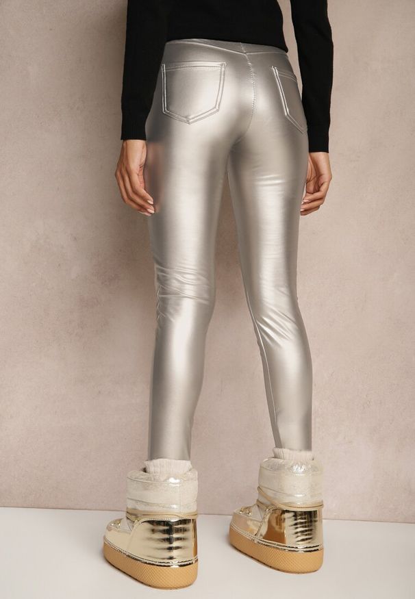 Renee - Srebrne Spodnie z Ekoskóry Skinny High Waist Ocieplane Polarową Wyściółką Lavimi. Okazja: na co dzień, na spacer. Stan: podwyższony. Kolor: srebrny. Materiał: polar. Wzór: aplikacja. Styl: casual, elegancki