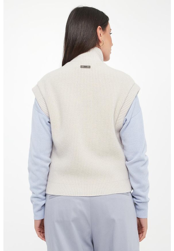 Kamizelka damska wełniana z naturalnym pierzem PESERICO. Materiał: wełna