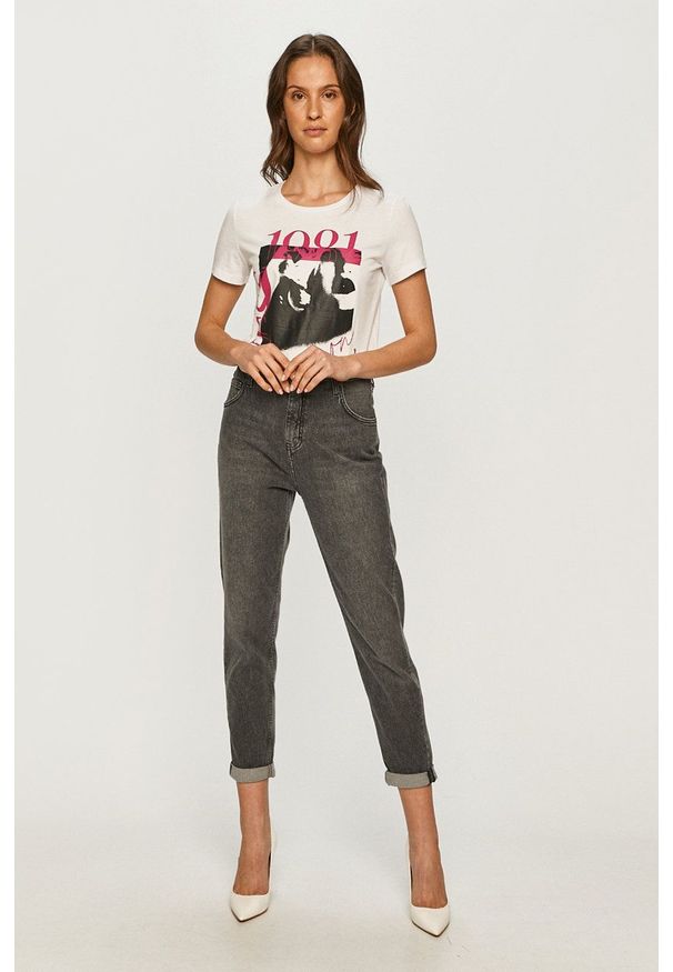 Guess - T-shirt. Okazja: na co dzień. Kolor: biały. Materiał: dzianina. Wzór: nadruk. Styl: casual