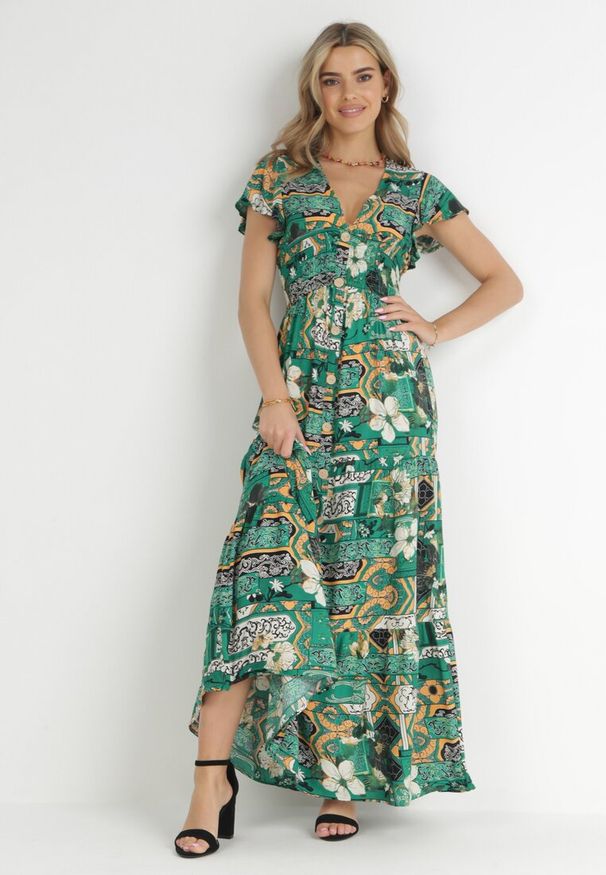Born2be - Zielona Sukienka Maxi z Wiskozy z Gumką w Talii i Guzikami Nyllu. Kolor: zielony. Materiał: wiskoza. Wzór: aplikacja. Długość: maxi
