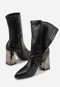 Born2be - Czarne Eleganckie Botki Vices na Słupku z Dopasowaną Cholewką Alivitta. Okazja: na co dzień. Kolor: czarny. Materiał: jeans. Szerokość cholewki: normalna. Obcas: na słupku. Styl: elegancki. Wysokość obcasa: średni