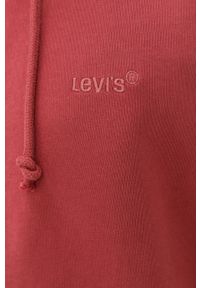 Levi's® - Levi's Bluza bawełniana męska kolor czerwony z kapturem gładka. Okazja: na spotkanie biznesowe, na co dzień. Typ kołnierza: kaptur. Kolor: czerwony. Materiał: bawełna. Wzór: gładki. Styl: casual, biznesowy #5