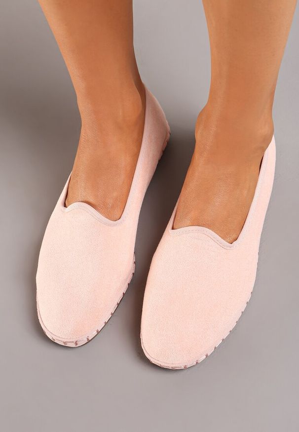 Renee - Jasnoróżowe Płaskie Balerinki z Okrągłym Noskiem z Ekozamszu Klenori. Nosek buta: okrągły. Kolor: różowy. Materiał: materiał. Styl: klasyczny