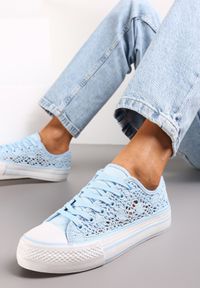 Born2be - Niebieskie Ażurowe Trampki Przed Kostkę Russi. Wysokość cholewki: przed kostkę. Kolor: niebieski. Materiał: jeans. Wzór: ażurowy #4