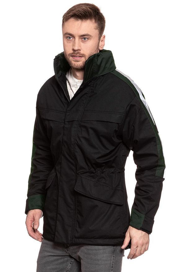 Lee - KURTKA ZIMOWA LEE HEAVY TECH FIELD JACKET BLACK L88EUP01 112123735. Typ kołnierza: kołnierzyk stójkowy. Materiał: materiał. Sezon: zima