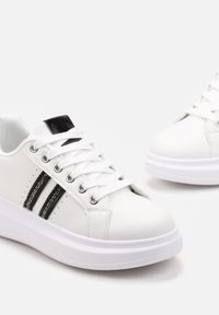 Born2be - Biało-Czarne Sneakersy na Grubej Podeszwie z Błyszczącymi Detalami z Cyrkoniami Elysiena. Kolor: biały. Materiał: materiał. Wzór: aplikacja