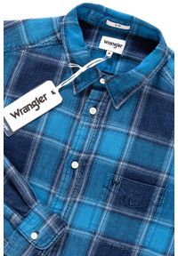 Wrangler - KOSZULA WRANGLER LS 1PKT SHIRT DIRECTOIRE BLUE W5953STKL. Kolor: niebieski. Długość rękawa: długi rękaw. Długość: długie. Wzór: kratka. Styl: elegancki #9