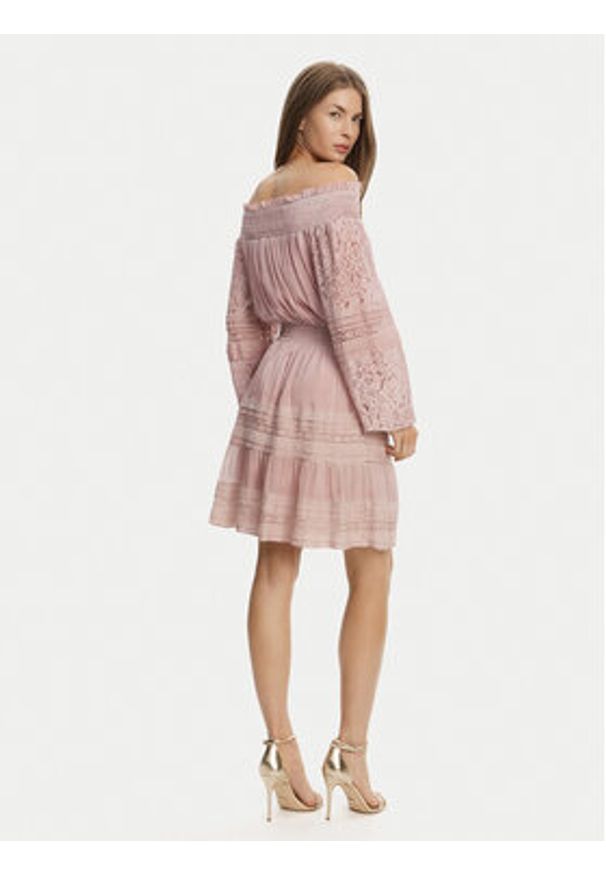 Guess Sukienka koktajlowa W5GK24 WE550 Różowy Regular Fit. Kolor: różowy. Materiał: wiskoza. Styl: wizytowy