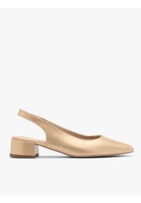 Ryłko - Złote czółenka damskie z otwartą piętą typu slingback. Nosek buta: otwarty. Kolor: złoty. Materiał: skóra. Szerokość cholewki: normalna. Obcas: na obcasie. Styl: street. Wysokość obcasa: średni #1