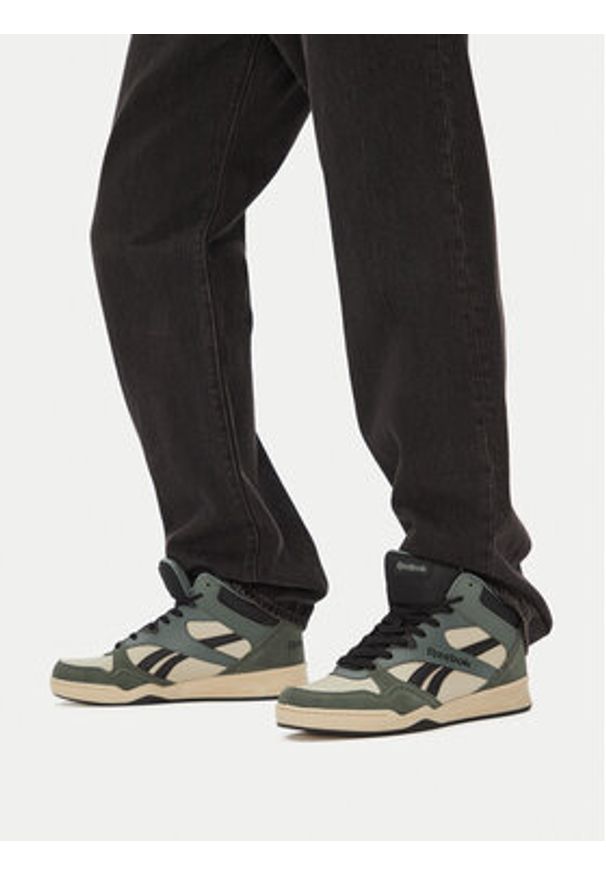 Reebok Sneakersy CEO-BB4900 MID AR30109M-CGB Czarny. Kolor: czarny. Materiał: skóra