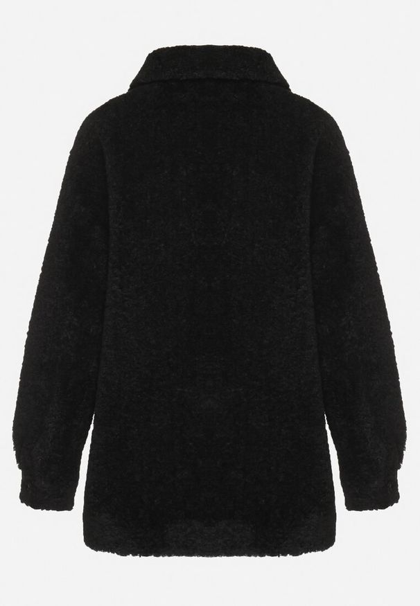 Born2be - Czarna Kurtka o Koszulowym Kroju z Futerkowym Wykończeniem Venelita. Okazja: na co dzień. Kolor: czarny. Materiał: jeans. Styl: klasyczny, casual, elegancki