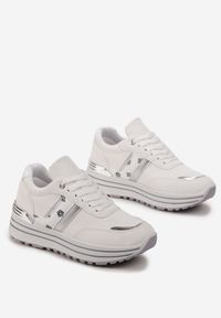 Born2be - Białe Sneakersy na Platformie z Ozdobnymi Wstawkami Nabba. Okazja: na co dzień. Kolor: biały. Obcas: na platformie #3