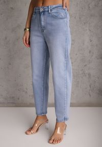 Renee - Niebieskie Basic Jeansy Mom z Bawełny Nemortia. Okazja: na co dzień. Stan: podwyższony. Kolor: niebieski. Styl: vintage, casual #3