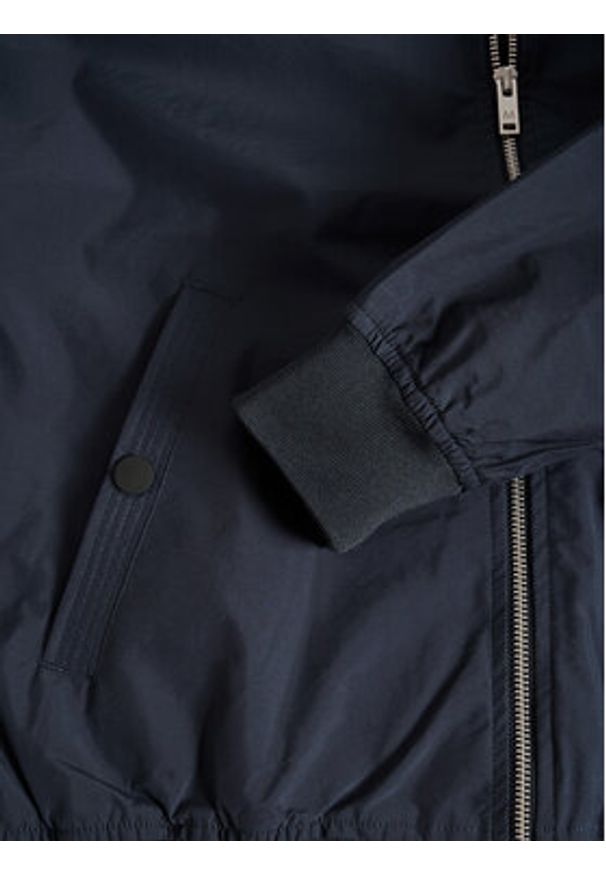 Matinique Kurtka bomber 30205869 Granatowy Regular Fit. Kolor: niebieski. Materiał: syntetyk
