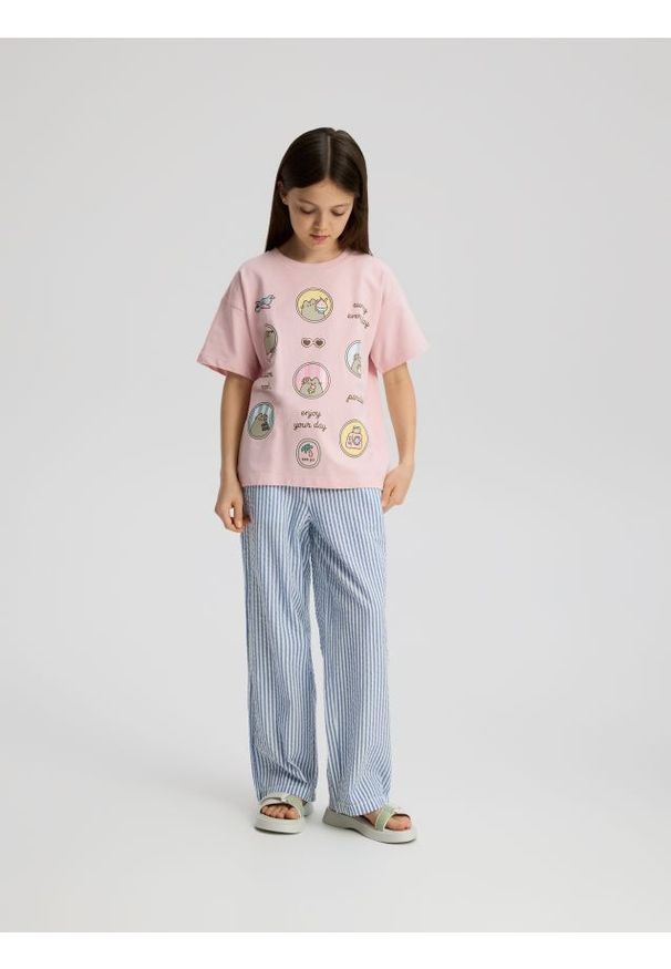 Reserved - T-shirt Pusheen - pastelowy róż. Kolor: różowy. Materiał: bawełna