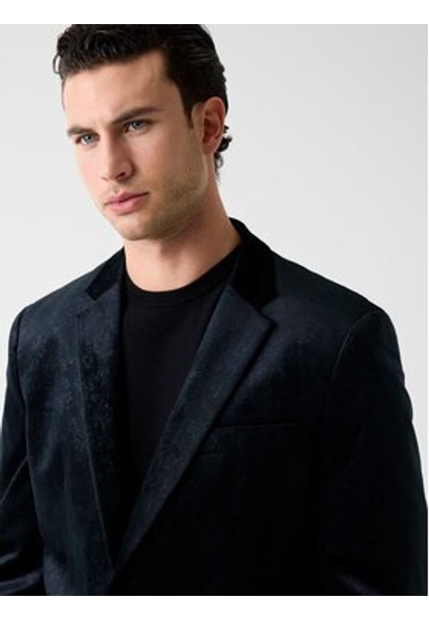 Guess Kurtka przejściowa 180893 Czarny Classic Fit. Kolor: czarny