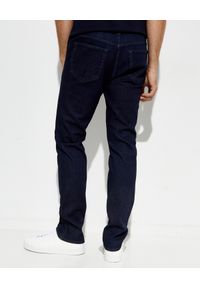 prada - PRADA - Ciemnoniebieskie spodnie jeansowe Straight. Kolor: niebieski. Wzór: aplikacja. Styl: klasyczny #5